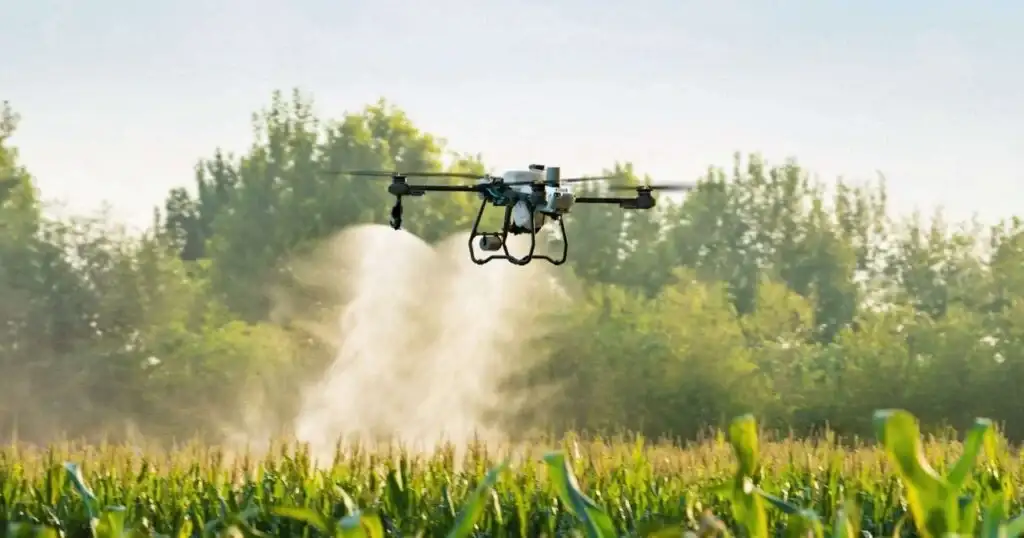 El Senasa habilitó un procedimiento excepcional para aplicar fitosanitarios con drones en Argentina