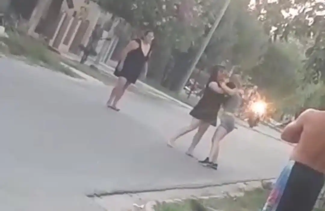 8M: Una mujer fue apuñalada por otra, eran compañeras del Movimiento Evita