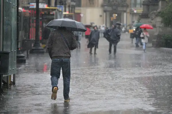 En muy poco tiempo, cayeron 33 milímetros en la ciudad