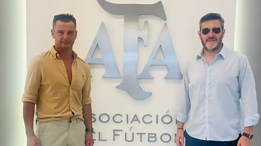 Puissant y Alfonsín, en el predio de AFA.