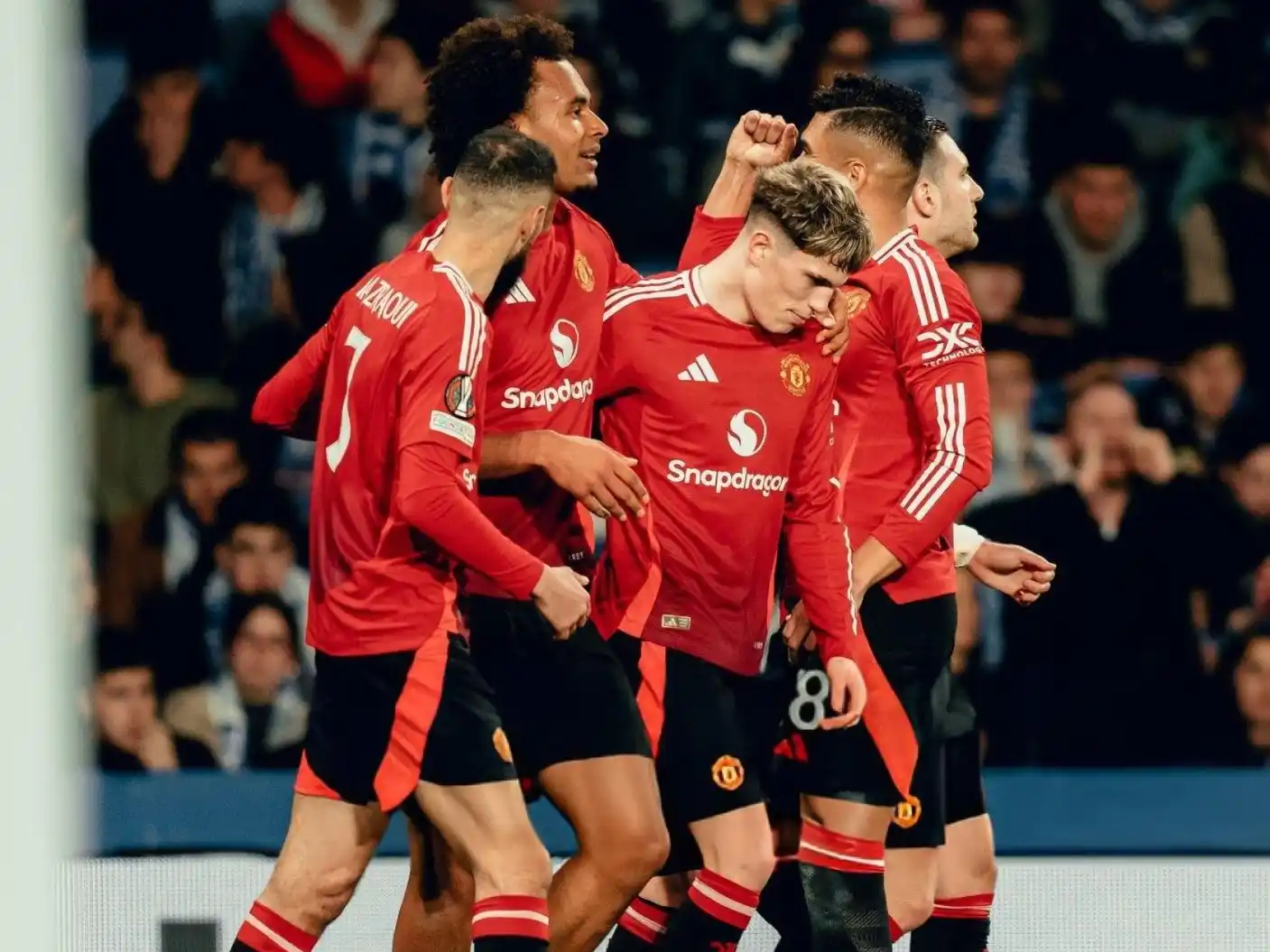 Manchester United igualó en la ida de octavos de final