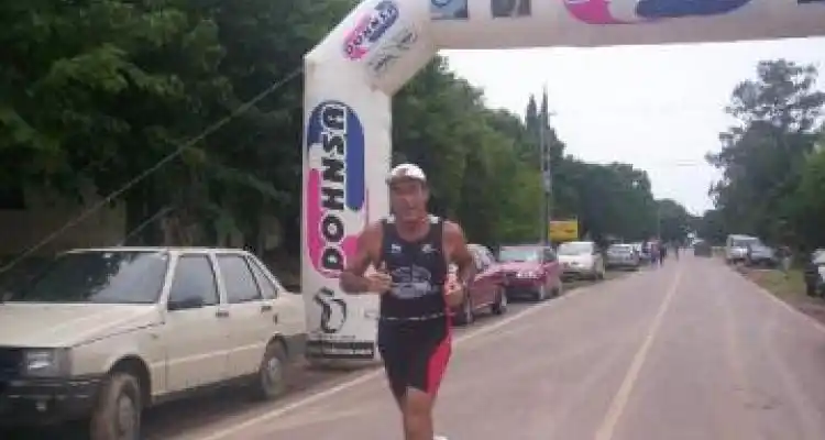 Brunelli ganó el triatlón largo