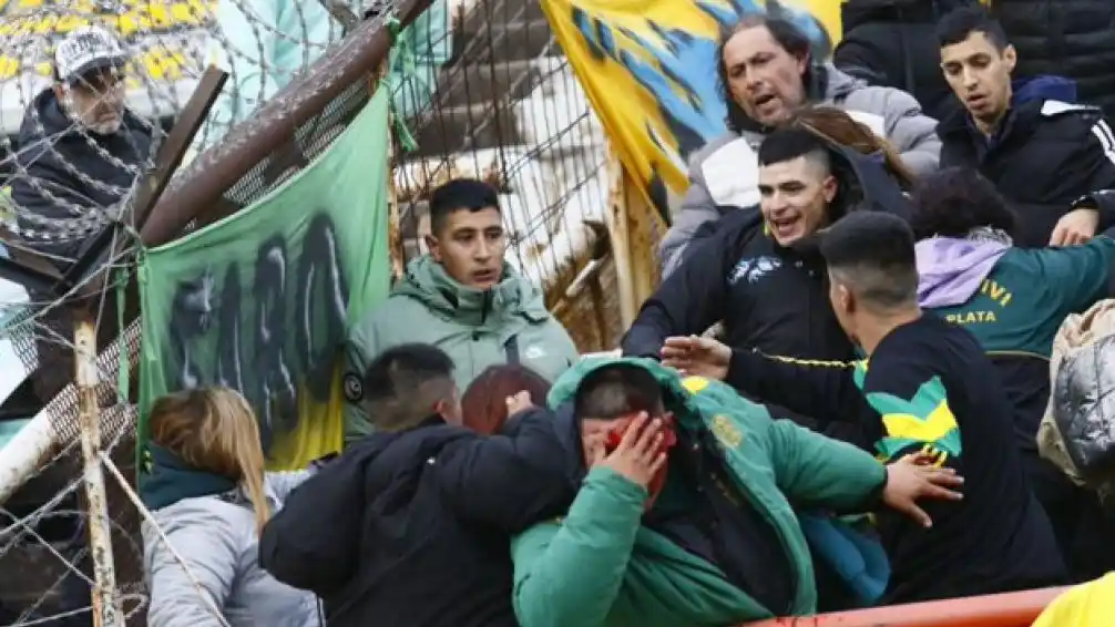 Las facciones “Plaza Italia” y “Nuevo Golf” se enfrentaron en pleno partido.