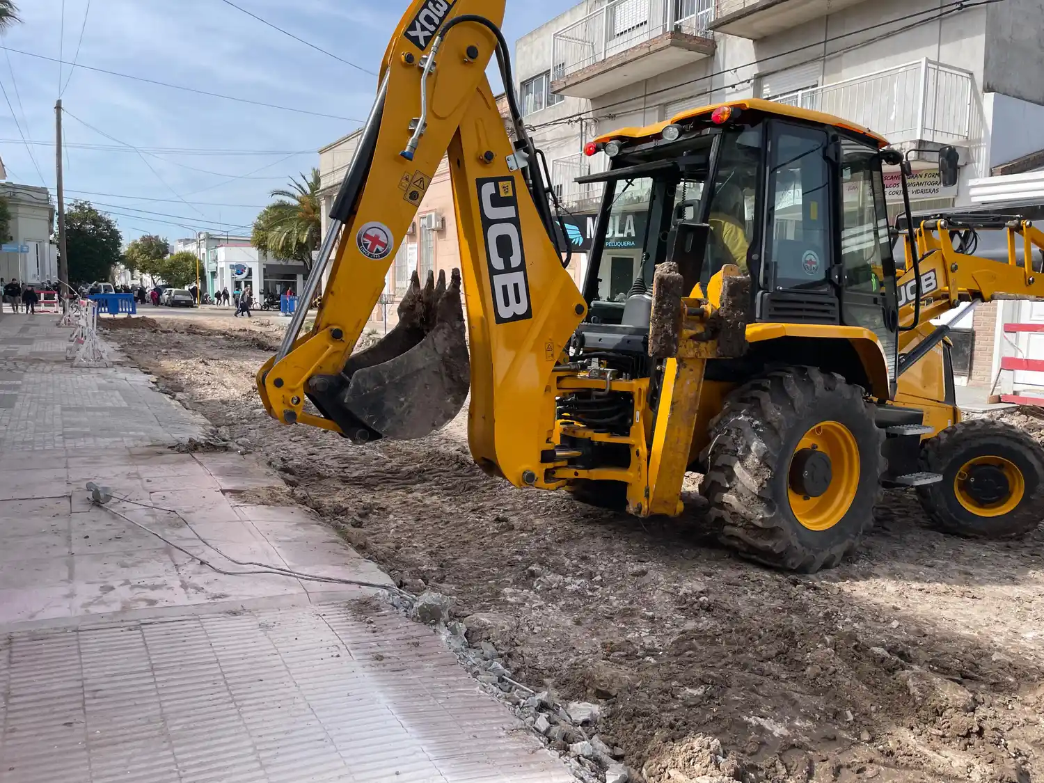 Retiraron los viejos adoquines de la calle Andrade, entre Rucci y Rocamora