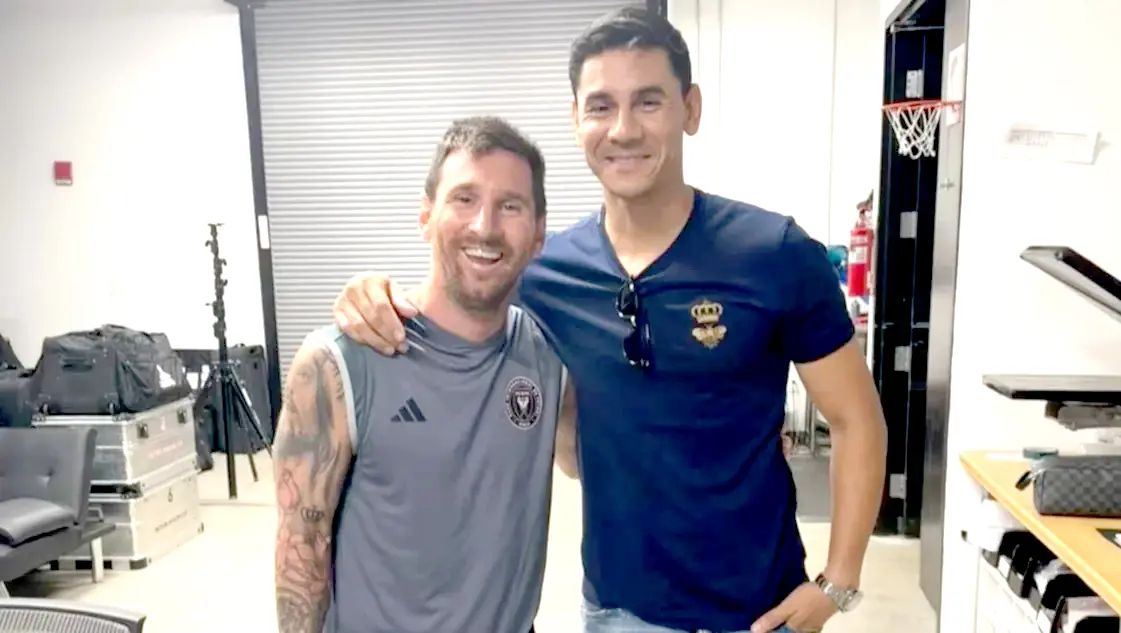 Lionel Messi y Oscar Ustari