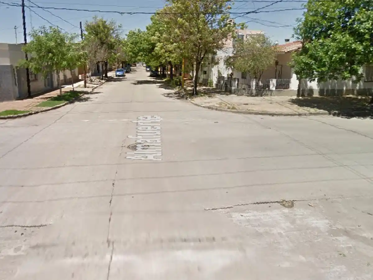 Un hombre fue detenido luego que intentara abrir puertas de las casas