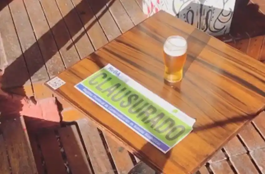 Efecto Tiki: siguen los cruces entre la Provincia y el Municipio por los vasos de cerveza