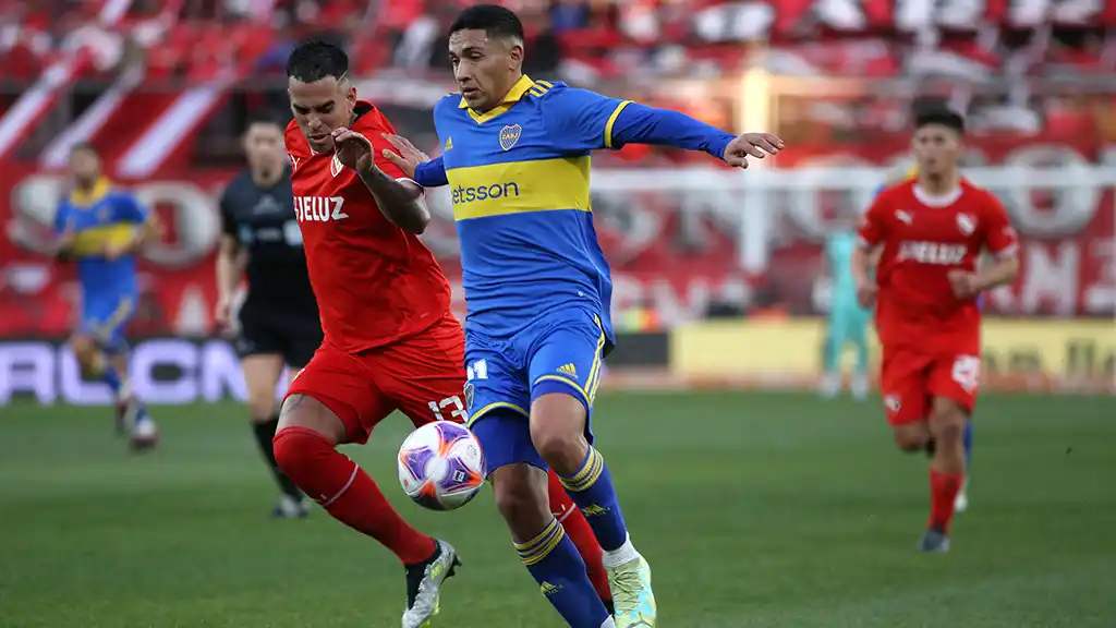 Boca le ganó 2 a 0 a Independiente en su visita al estadio Libertadores de América