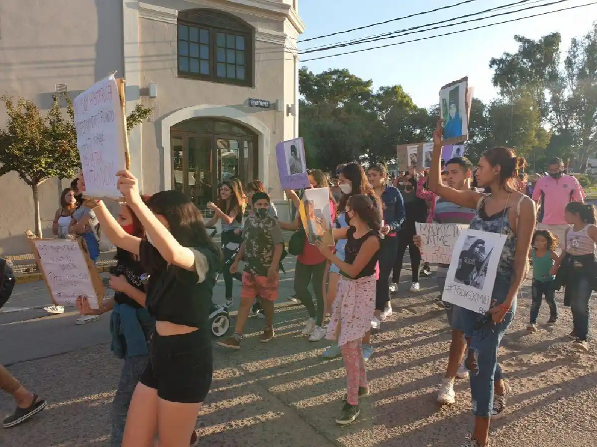 Vecinos de La Cumbre se movilizaron tras el brutal ataque a Milagros