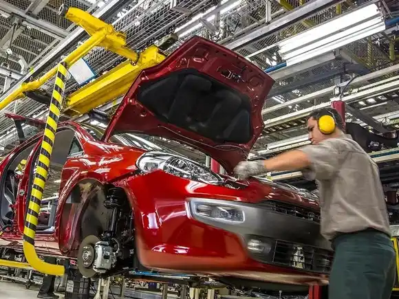 La producción automotriz sigue sin repuntar: cayó casi un 30% en noviembre