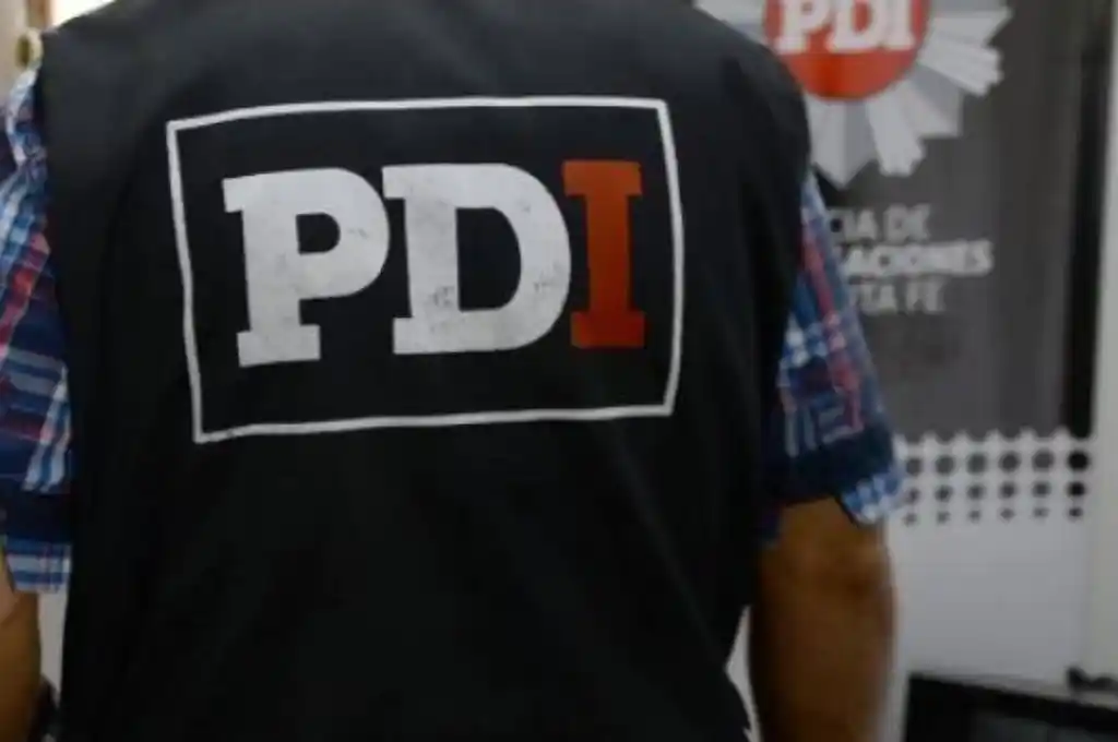 Se procedió a detenerlo y se confiscaron los registros de actividad de la sede de la división de Microtráfico