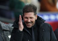 Simeone hizo historia y fue goleada sobre Sevilla