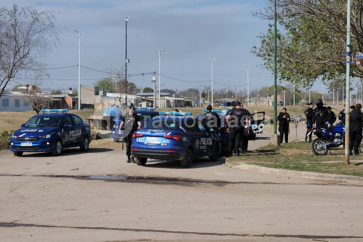 Graves disturbios en barrio Zazpe con importante despliegue policial