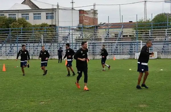 Juventud estrena cuerpo técnico y va por su primer triunfo en Sunchales