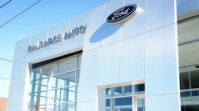 Buenas propuestas. Ofrece Balcarce Autos en 55 y 28