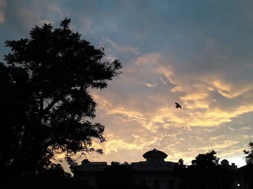 Martes con cielo cubierto en la ciudad de Santa Fe