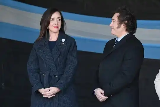 El Presidente aseguró que la vice fue comunicada sobre el viaje, pero nunca atendió el teléfono.