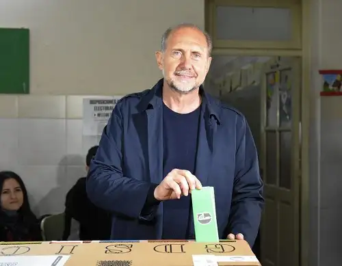 El justicialista Omar Perotti se impuso al socialista Bonfatti