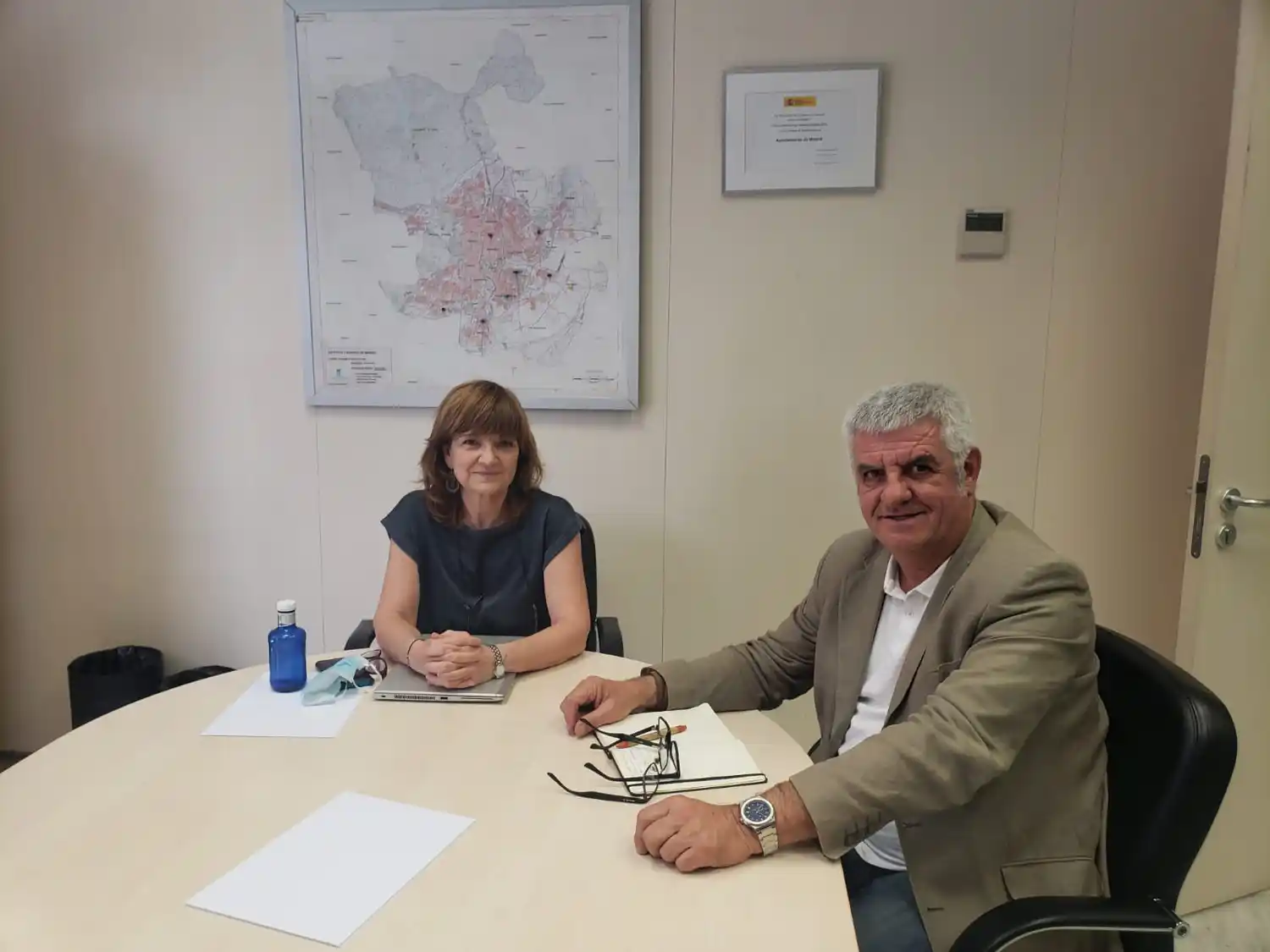 Teruggi mantuvo encuentros de trabajo en Madrid sobre el desarrollo de la marca ciudad y educación