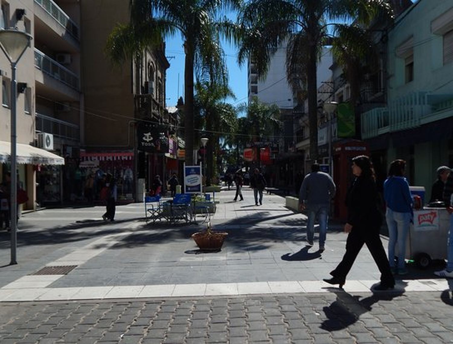 Proponen horarios comerciales uniformes en el área céntrica