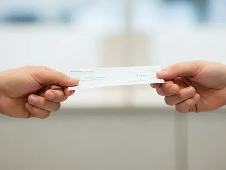Volvió a caer la cantidad de cheques rechazados, pero sigue 14 % por encima de 2025