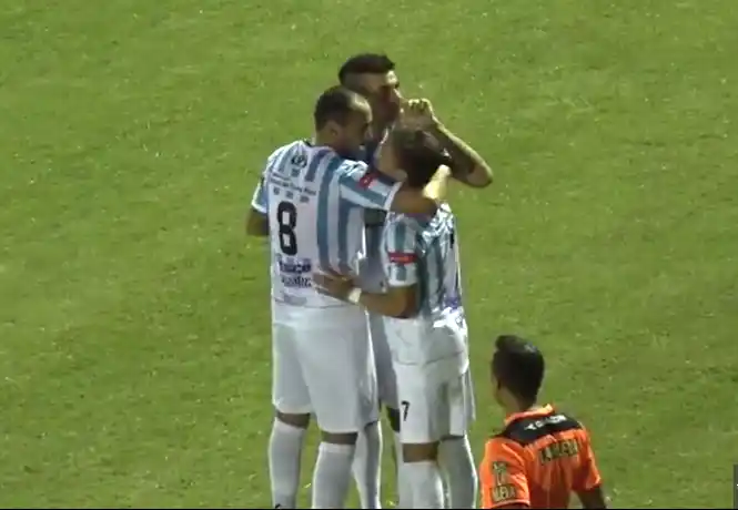 Juventud aplastó a Douglas: le ganó 5 a 1 en La Vía 