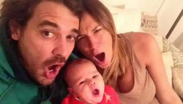 Pedro y Paula en disputa por el nombre de su bebé