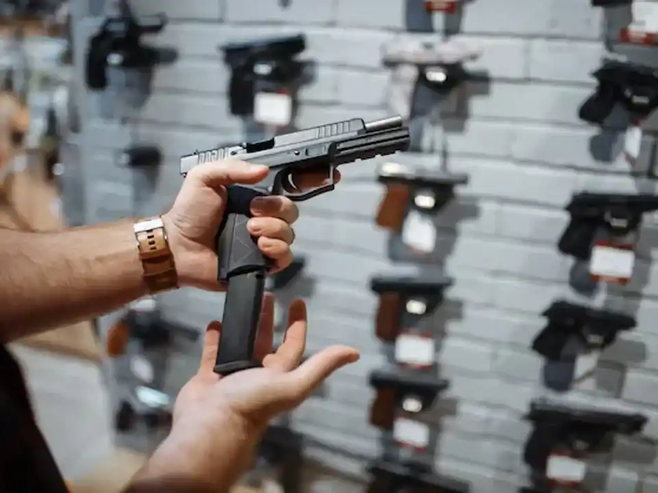 El Gobierno elimina la habilitación municipal en trámites del Registro Nacional de Armas y avanza con la desregulación