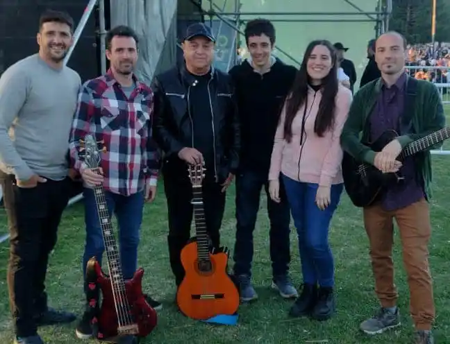 Daniel Farisano junto a músicos de Chascomús representarán a la argentina en Málaga