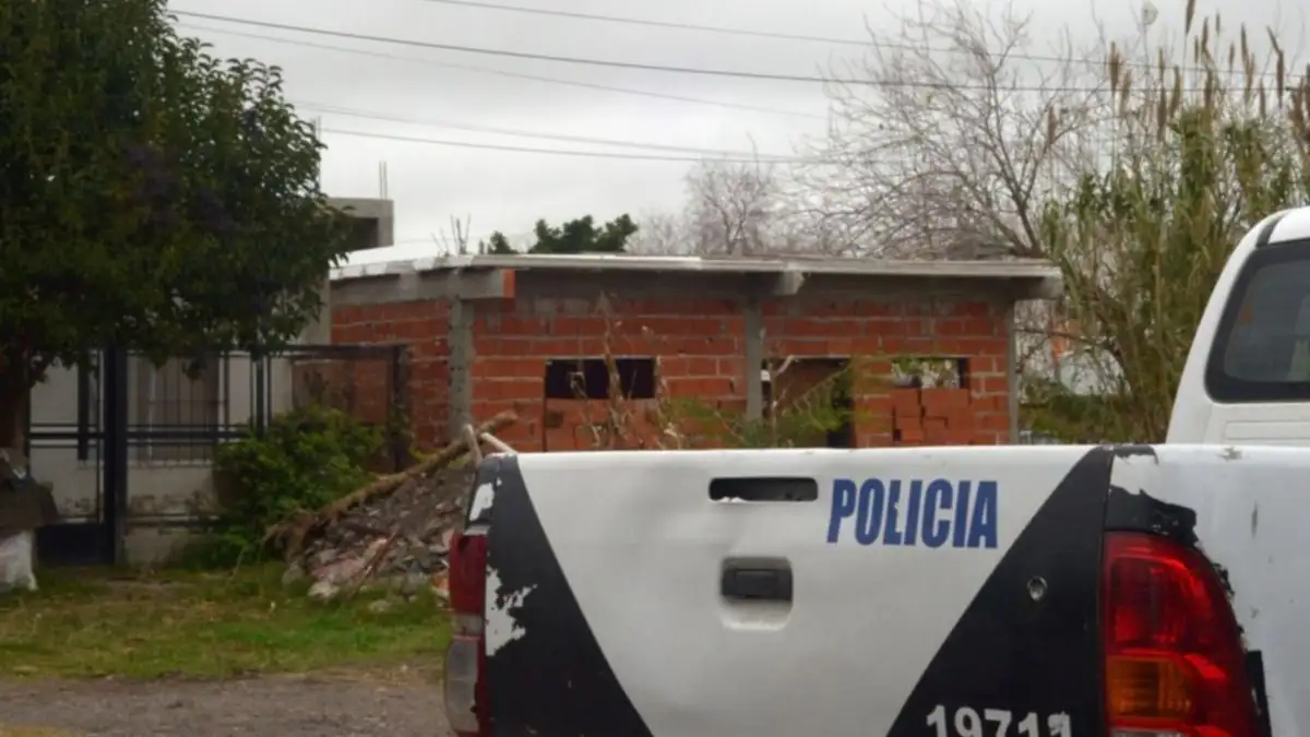 Salvaje tiroteo en La Plata: tres heridos y un auto destrozado