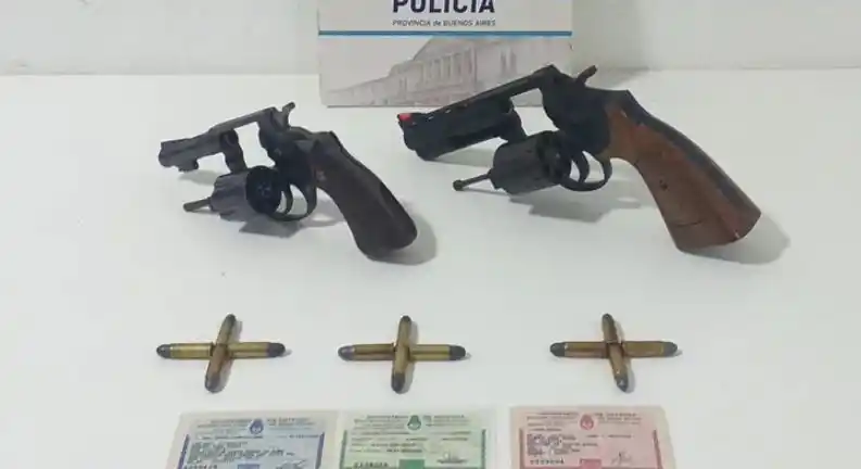 Amenazó de muerte con un arma a dos niños porque jugaban en su vereda en Mar del Plata