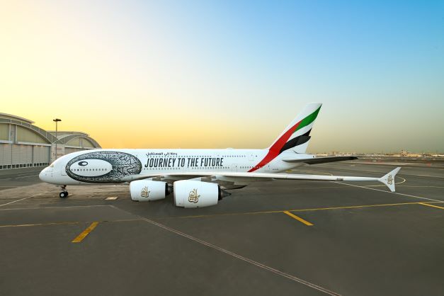 Emirates presenta 10 Airbus A380 con livery del Museo del Futuro