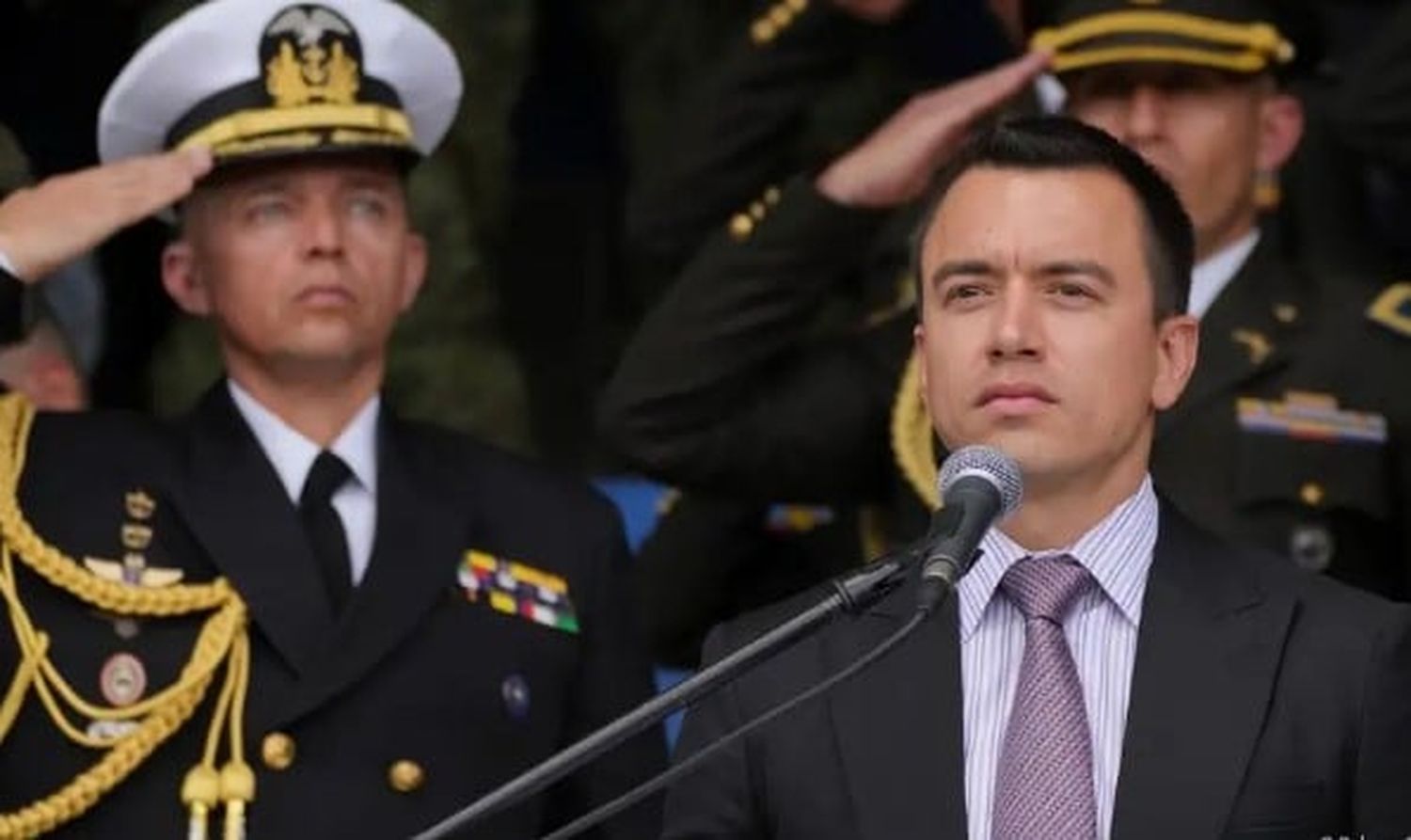 Daniel Noboa, presidente de Ecuador, en la Escuela de Policía Gral Alberto Enríquez de Quito