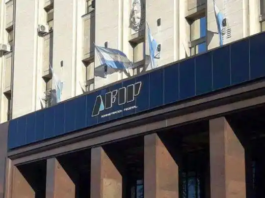La AFIP oficializa la prórroga de la feria fiscal y la suspensión de las exclusiones del monotributo