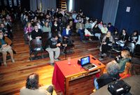 A sala llena y con los vecinos, presentaron el proyecto para revalorizar el "primer barrio" de Tandil