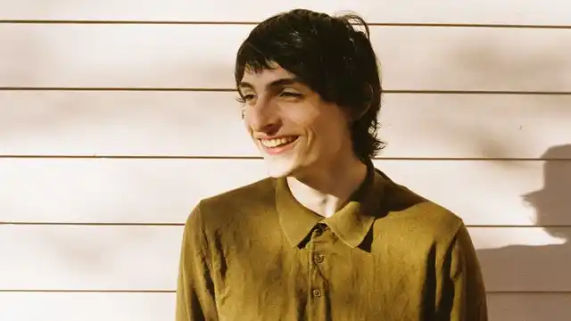 Finn Wolfhard para su disco 'Happy Birthday'.