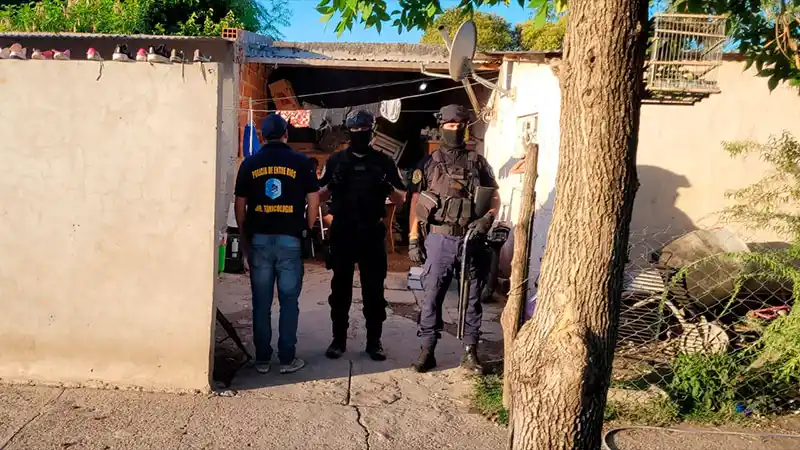 Incautaron un millón de pesos, cocaína y marihuana durante un allanamiento en General Galarza