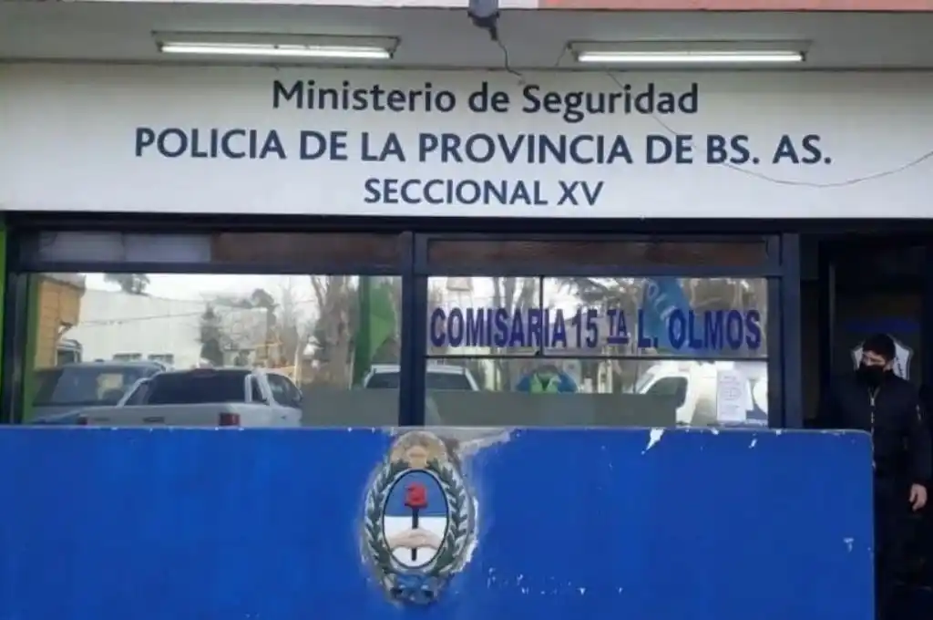 Ladrones se llevaron una camioneta secuestrada en la puerta de una comisaría