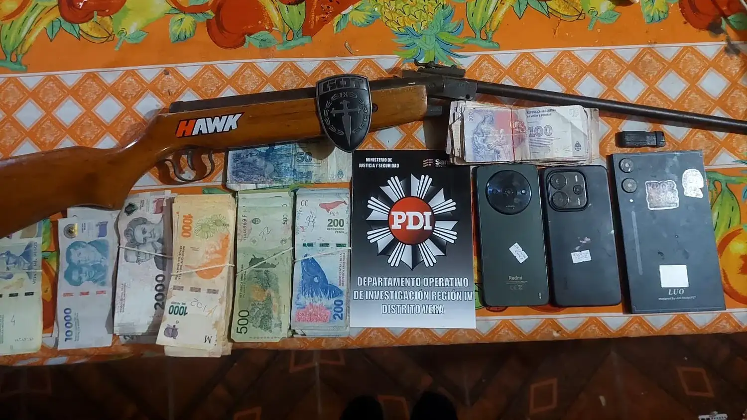 La PDI detuvo a una mujer de 44 años por microtráfico: secuestraron cocaína, celulares y más de $1,5 millones - 3