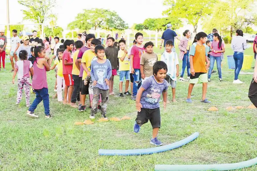 Doscientos niños participaron en la
primera jornada en el barrio Nam-Qom