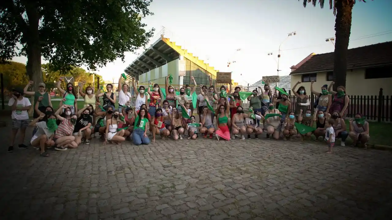 La "marea verde" de Gualeguaychú pide por el Aborto Legal en el Corsódromo