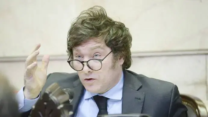 Milei calificó el proyecto en discusión como �Suna estafa a los jubilados de hoy⬝