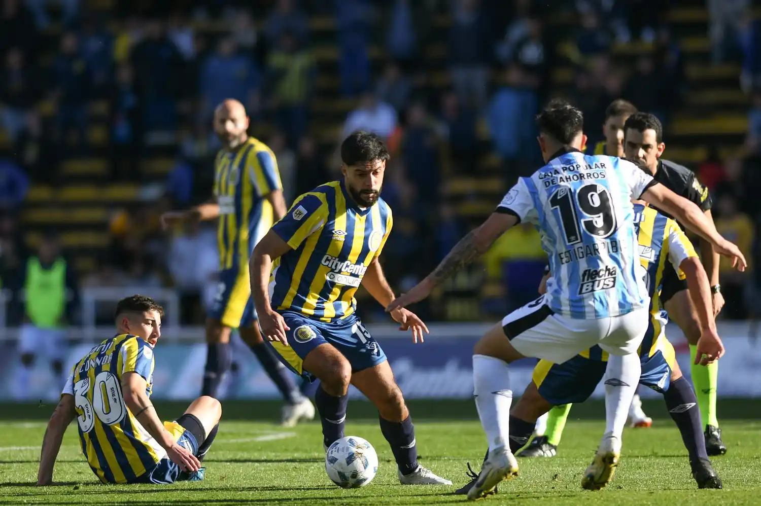 Rosario Central no supo imponer la ventaja numérica