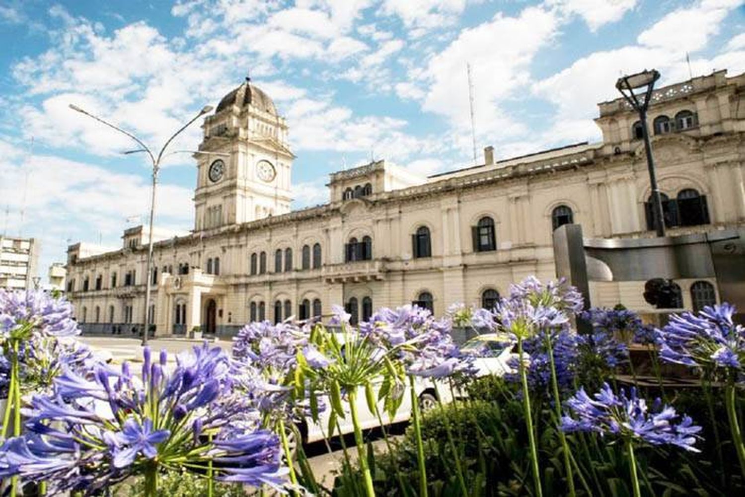 Volvió a funcionar, luego del receso, toda la administración pública