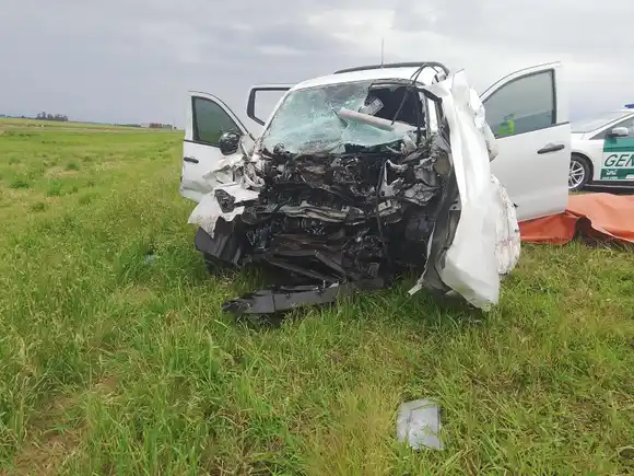 Murió un hombre tras el choque entre una camioneta y un camión en la autopista Rosario-Córdoba