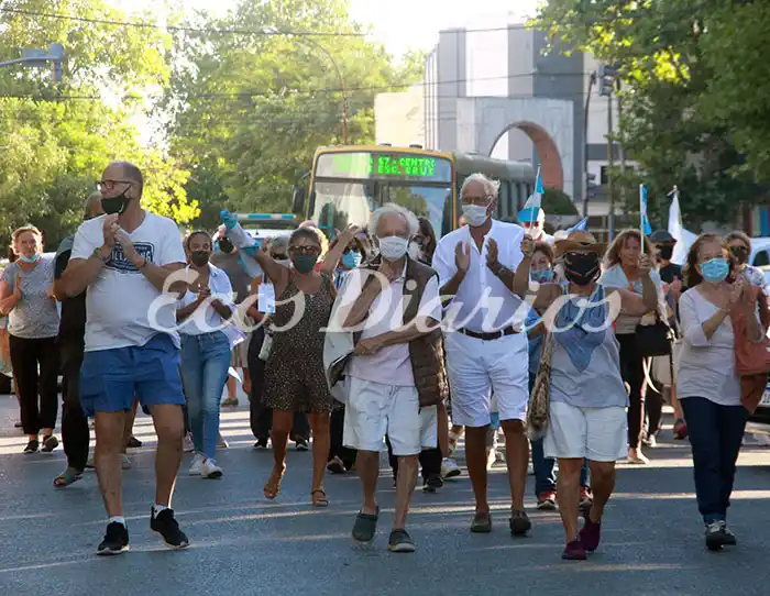 Indignación y fuertes protestas contra el Gobierno en todo el país