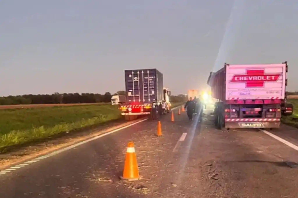 Accidente entre tres camiones