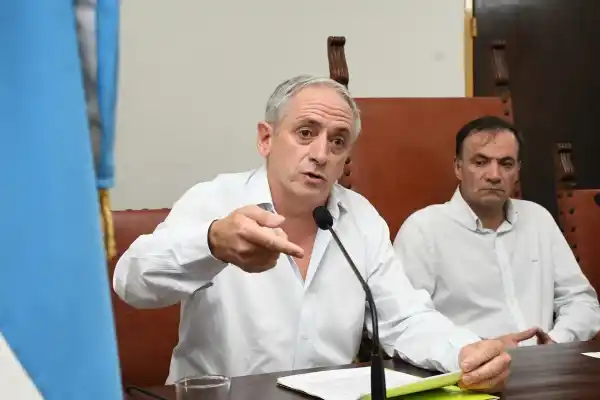 Javier Gastón: “la negación a declarar la emergencia económica perjudica las obras para los 45 mil vecinos”