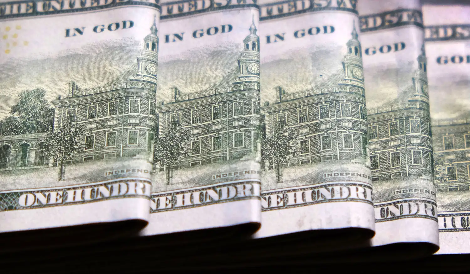El dólar blue cerró ayer a 195 pesos.