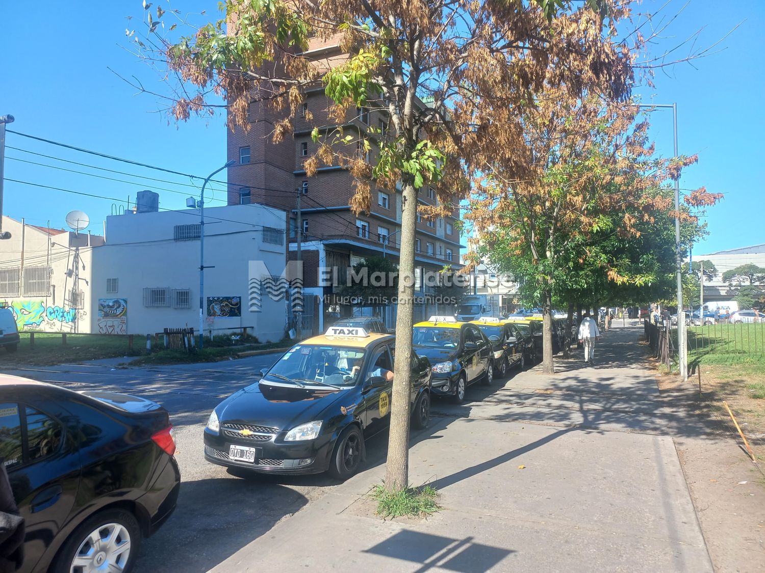 Taxistas y remiseros reclaman seguridad.